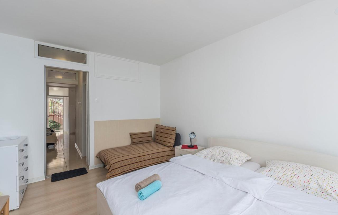 Peskera Apartments Tomicic Poreč Oda fotoğraf